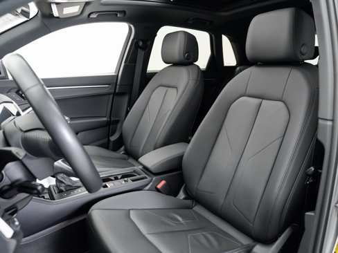 Used 2020 Audi Q3 2.0T Premium Plus w/ Premium Plus Package image 5