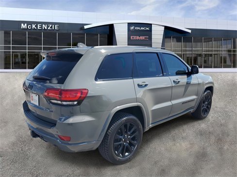 Used 2021 Jeep Grand Cherokee Laredo X image 4