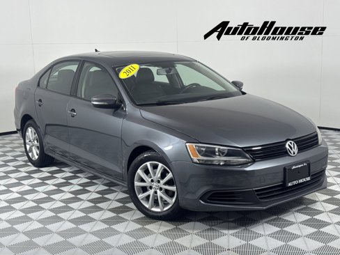 Used 2011 Volkswagen Jetta SE image 1