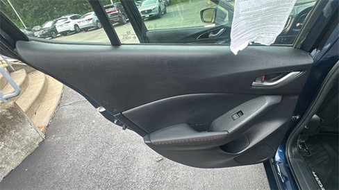 Used 2015 MAZDA MAZDA3 i Grand Touring image 32