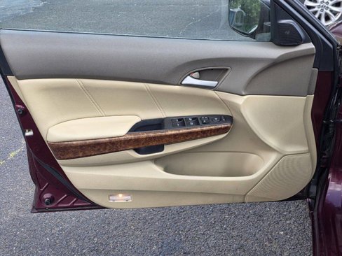 Used 2010 Honda Accord EX-L image 9