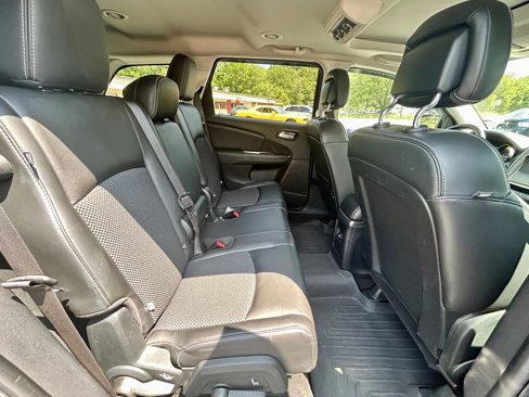 Used 2017 Dodge Journey Crossroad w/ Popular Equipment Group image 18