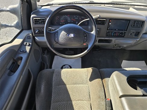 Used 2003 Ford F250 XLT image 3