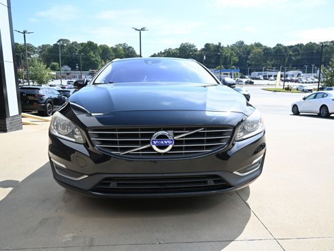 Used 2017 Volvo V60 T5 Premier w/ Convenience Package image 2