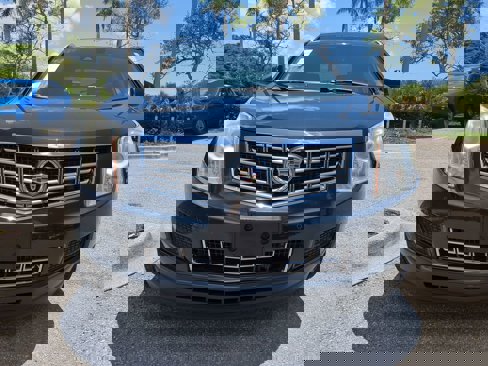Used 2014 Cadillac SRX Luxury w/ Driver Awareness Package image 3