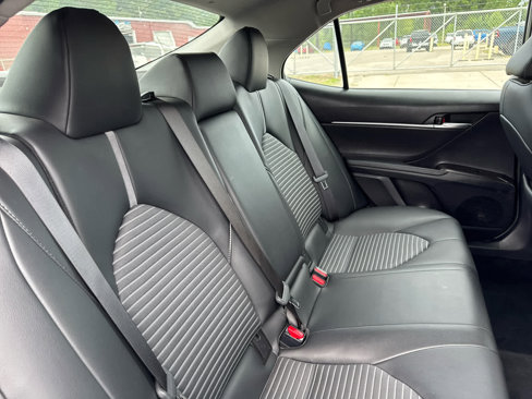 Used 2023 Toyota Camry SE image 16