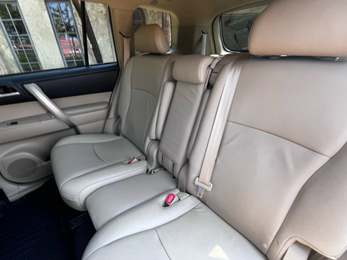Used 2013 Toyota Highlander FWD image 46