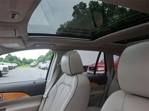 Used 2013 Lincoln MKX AWD image 14