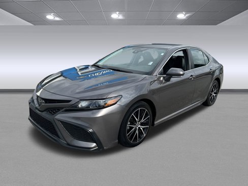 Used 2023 Toyota Camry SE image 7