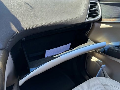 Used 2017 Lincoln MKX Reserve w/ Enhanced Security Package image 32