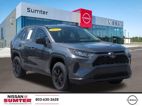 Used 2021 Toyota RAV4 LE image 1
