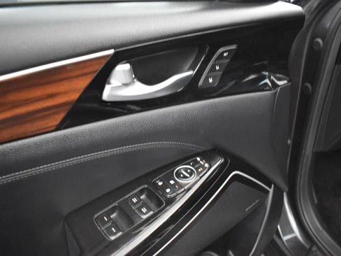 Used 2018 Kia Cadenza Technology image 27
