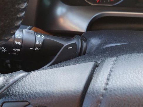 Used 2018 Toyota RAV4 SE image 30