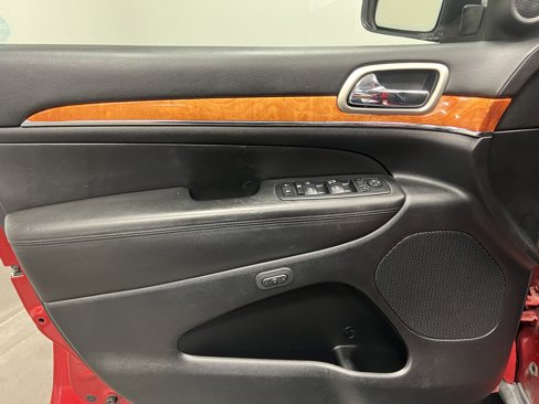 Used 2011 Jeep Grand Cherokee Overland image 17