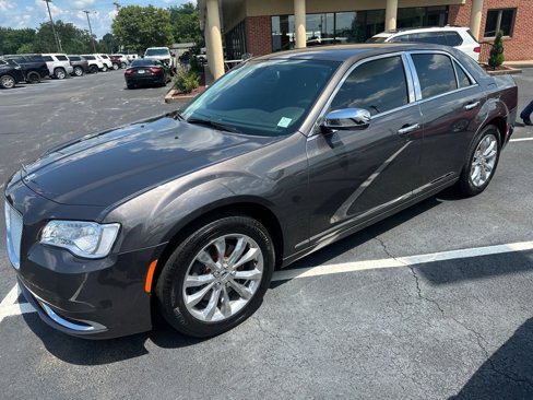 Used 2018 Chrysler 300 Touring L image 4