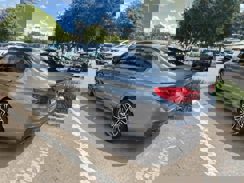 Used 2017 BMW 530i image 3
