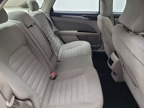 Used 2017 Ford Fusion SE w/ Fusion SE Technology Package image 19