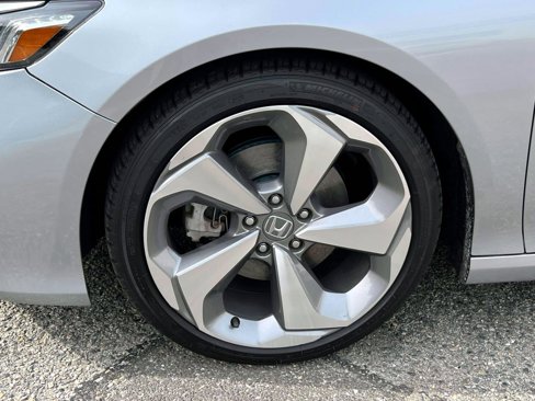 Certified 2018 Honda Accord Touring image 8