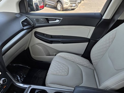 Used 2024 Ford Edge Titanium w/ Equipment Group 301A image 15