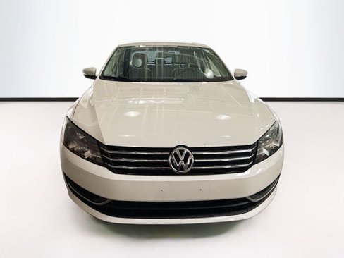 Used 2014 Volkswagen Passat 1.8T SE image 4