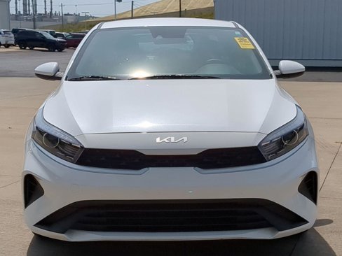 Used 2024 Kia Forte LXS image 9