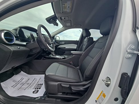 New 2025 Chevrolet Trax LT w/ LT Convenience Package image 12
