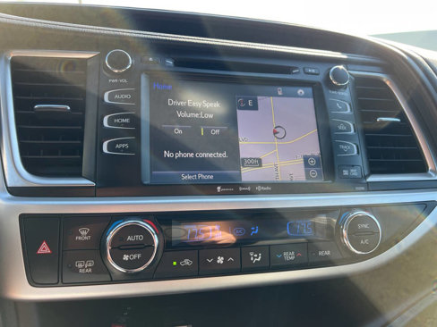 Used 2019 Toyota Highlander XLE image 22