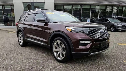 Certified 2020 Ford Explorer Platinum w/ Premium Technology Package image 2