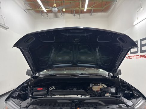 Used 2020 Chevrolet Silverado 1500 Custom w/ Custom Value Package image 5