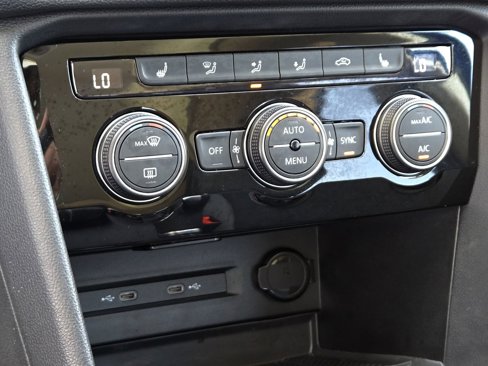 New 2024 Volkswagen Taos SE image 14