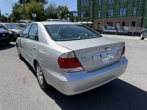 Used 2005 Toyota Camry LE image 5