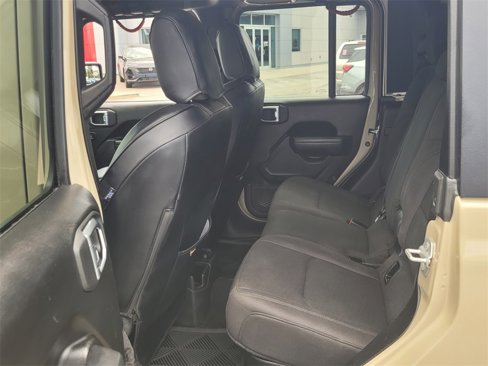 Used 2022 Jeep Gladiator Sport image 4