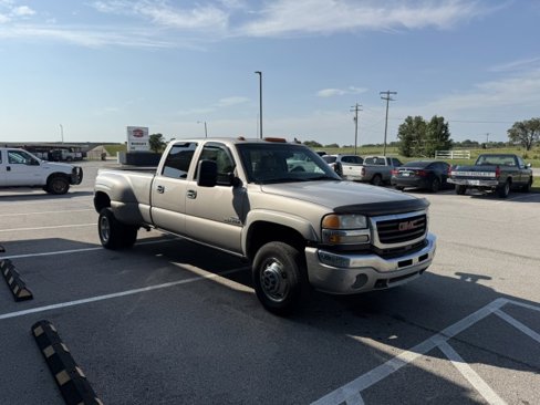 Used 2006 GMC Sierra 3500 SLE image 3