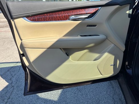 Used 2018 Cadillac XT5 Luxury w/ Driver Awareness Package image 12