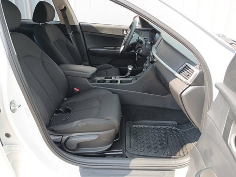 Used 2020 Kia Optima LX image 28