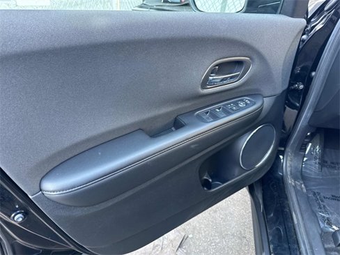 Used 2019 Honda HR-V EX image 12