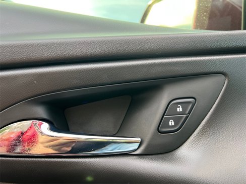 Used 2018 Chevrolet Volt LT w/ LT Driver Confidence Package image 13