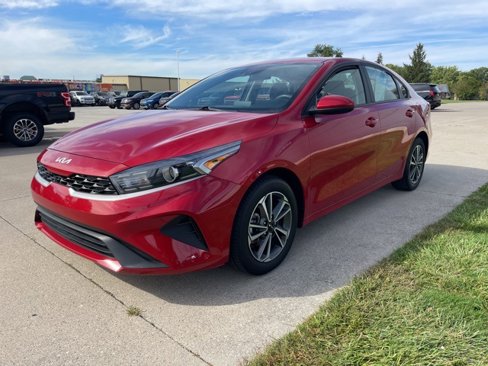 Used 2023 Kia Forte LXS image 3