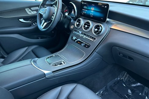 Certified 2022 Mercedes-Benz GLC 300 4MATIC w/ Premium Package Lite image 16