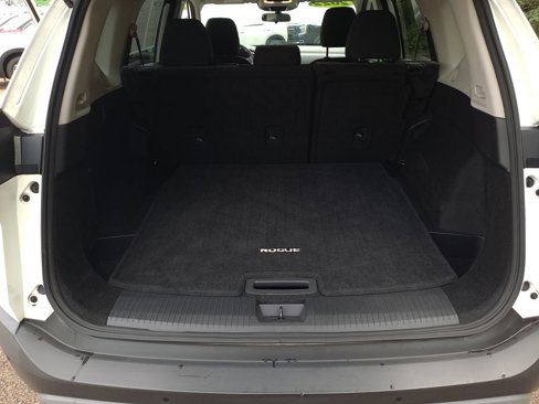 Used 2022 Nissan Rogue S image 22
