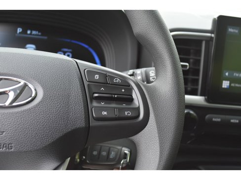 New 2025 Hyundai Venue SE image 17