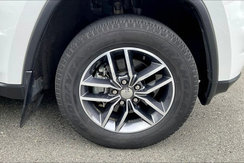 Used 2017 Jeep Grand Cherokee Limited w/ Luxury Group II image 8