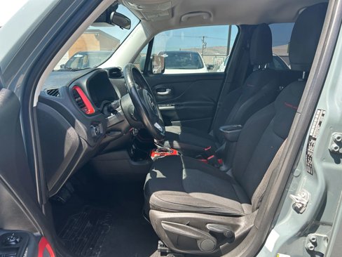 Used 2015 Jeep Renegade Trailhawk image 11