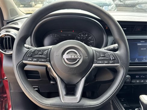 Used 2022 Nissan Kicks SV image 16