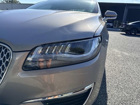 Used 2018 Lincoln MKZ Reserve image 9