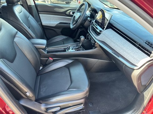 Used 2022 Jeep Compass Latitude image 14