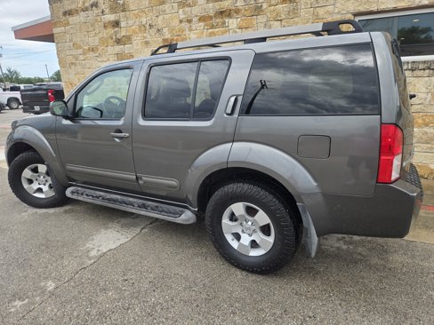 Used 2005 Nissan Pathfinder SE w/ (P01) Se Premium Pkg image 3