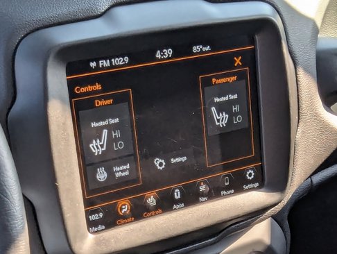 Used 2022 Jeep Renegade Latitude w/ Sun/Sound Group image 22
