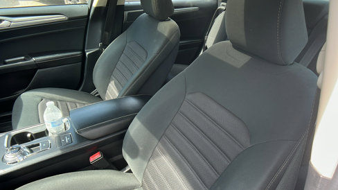 Used 2020 Ford Fusion SE image 17