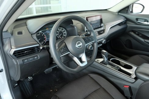 Used 2023 Nissan Altima 2.5 SV image 7